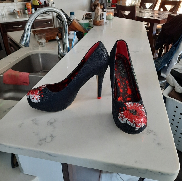 Iron Fist Heels - Picture 2 of 8